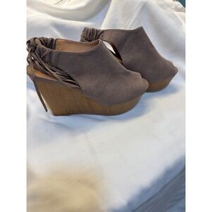 Qupid Taupe Suede Fringe Wedge Peep Toe Heels Size 6.5